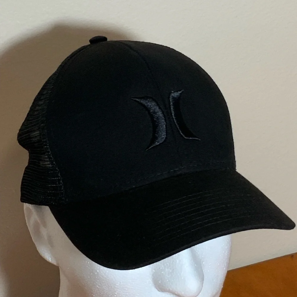 Hurley Black Trucker Hat Mesh Snapback Cap Tonal Logo Surf Skate